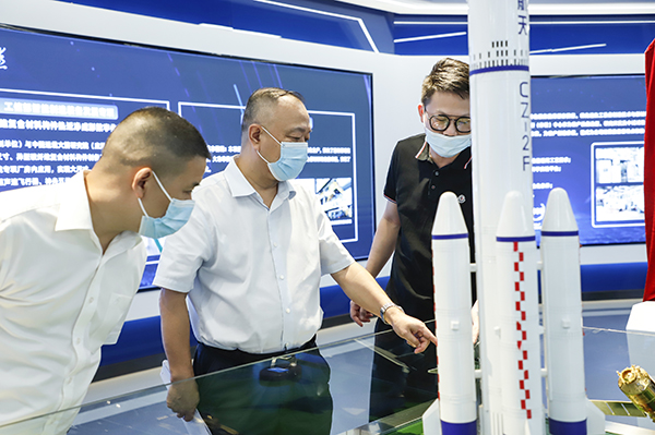 长沙经开区管委会主任张庆红一行调研F66永乐科技 (1).JPG