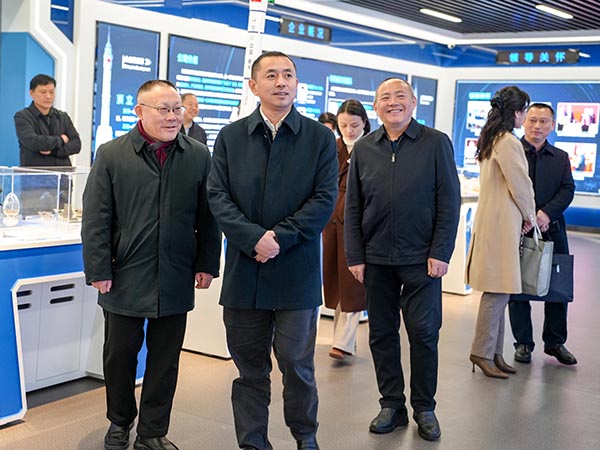 省直机关工委副书记汤立斌一行莅临F66永乐科技调研 (1).JPG 省直机关工委副书记汤立斌一行莅临F66永乐科技调研 (1).JPG